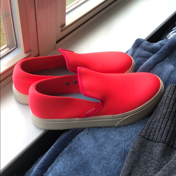 Neon pink Reebok Memory Tech 365 slip one - Picture 7 of 8